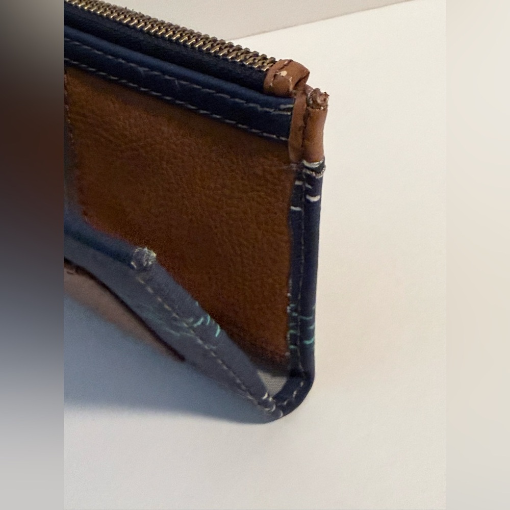 FOSSIL || Emma Zip Wallet - Picture 12 of 16